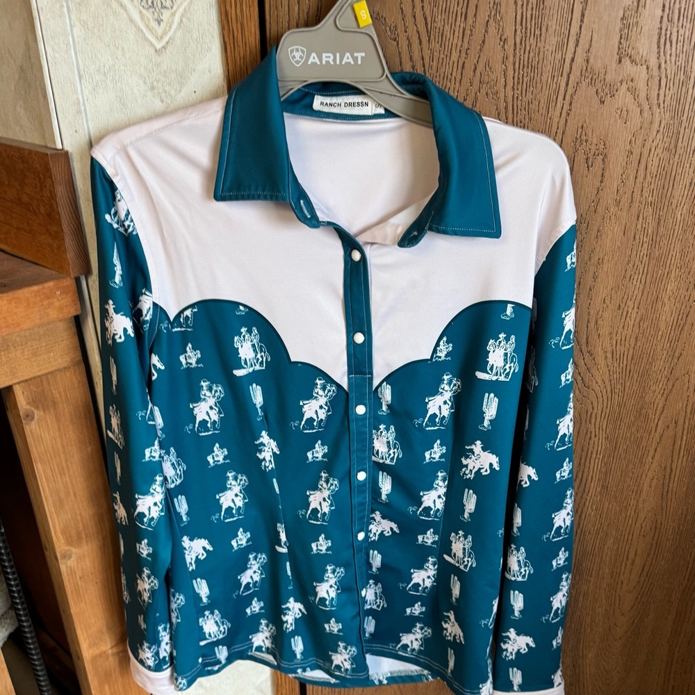 Ranch Dress’n Performance Rodeo Shirt size Small